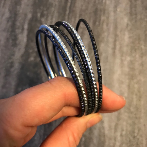 6 bangle bracelets - Picture 1 of 3
